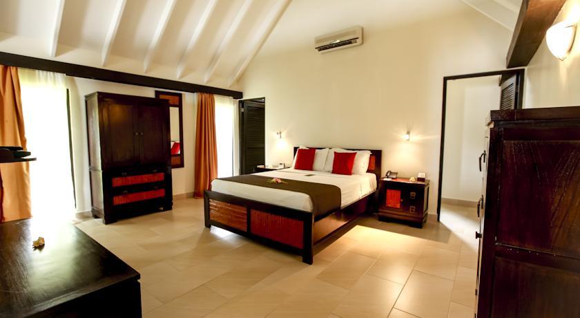 The Warwick Fiji Hotell Korolevu  Exteriör bild A bedroom at the resort