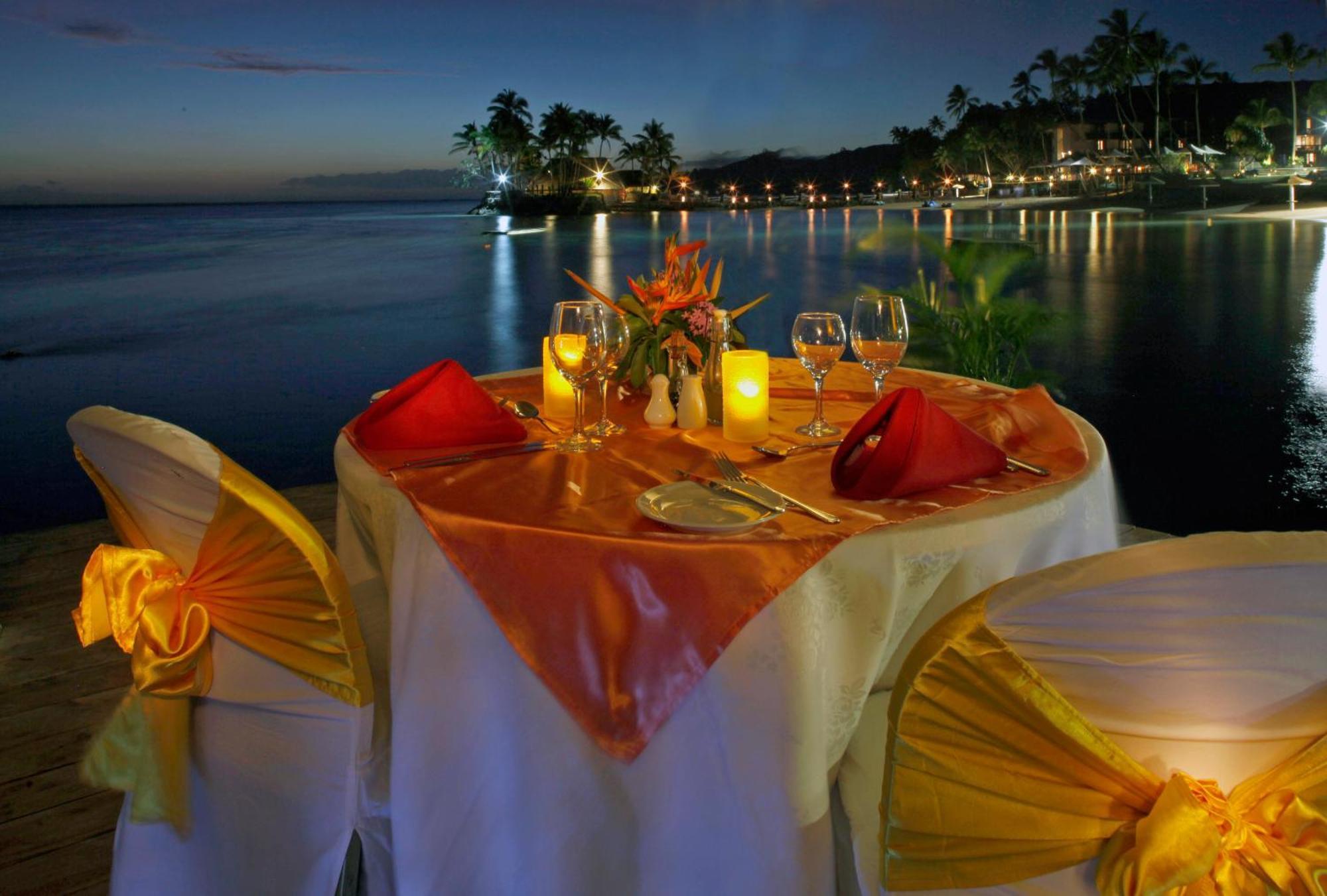 The Warwick Fiji Hotell Korolevu  Exteriör bild A table set for dinner