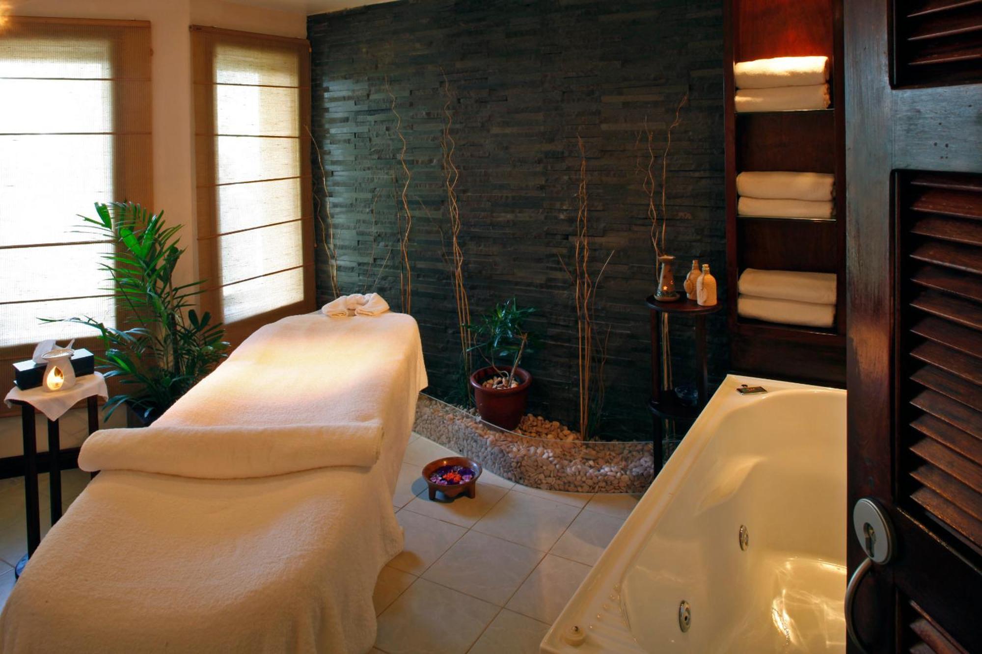 The Warwick Fiji Hotell Korolevu  Exteriör bild A spa treatment room