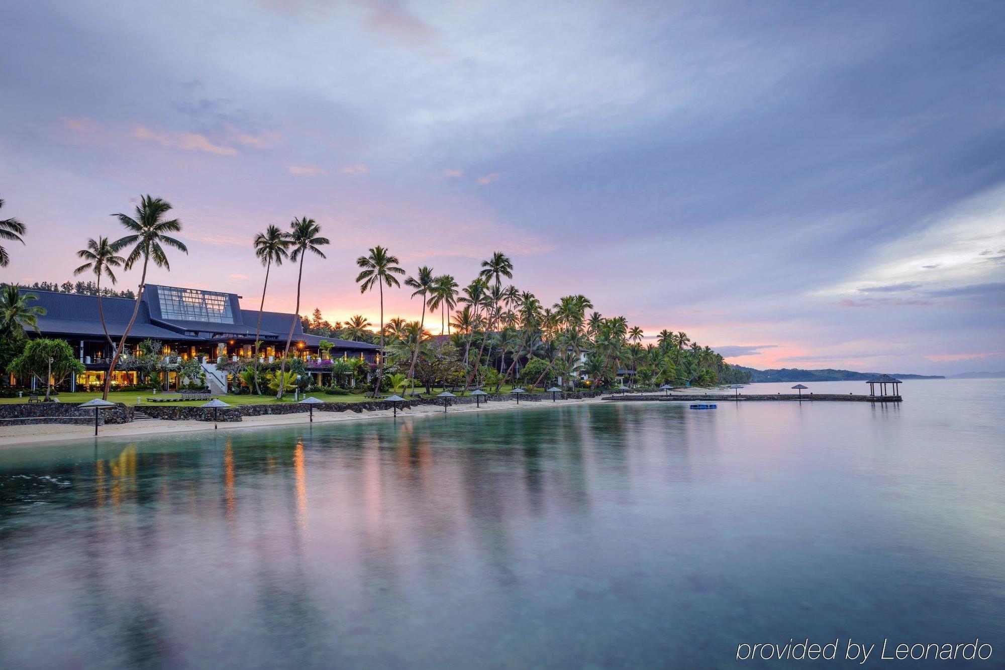 The Warwick Fiji Hotell Korolevu  Exteriör bild Sunset at the Sheraton Resort