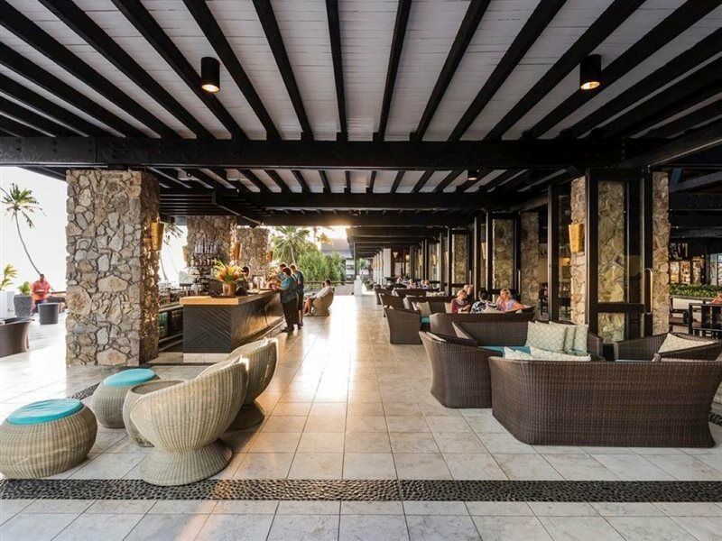 The Warwick Fiji Hotell Korolevu  Exteriör bild The lobby of the hotel